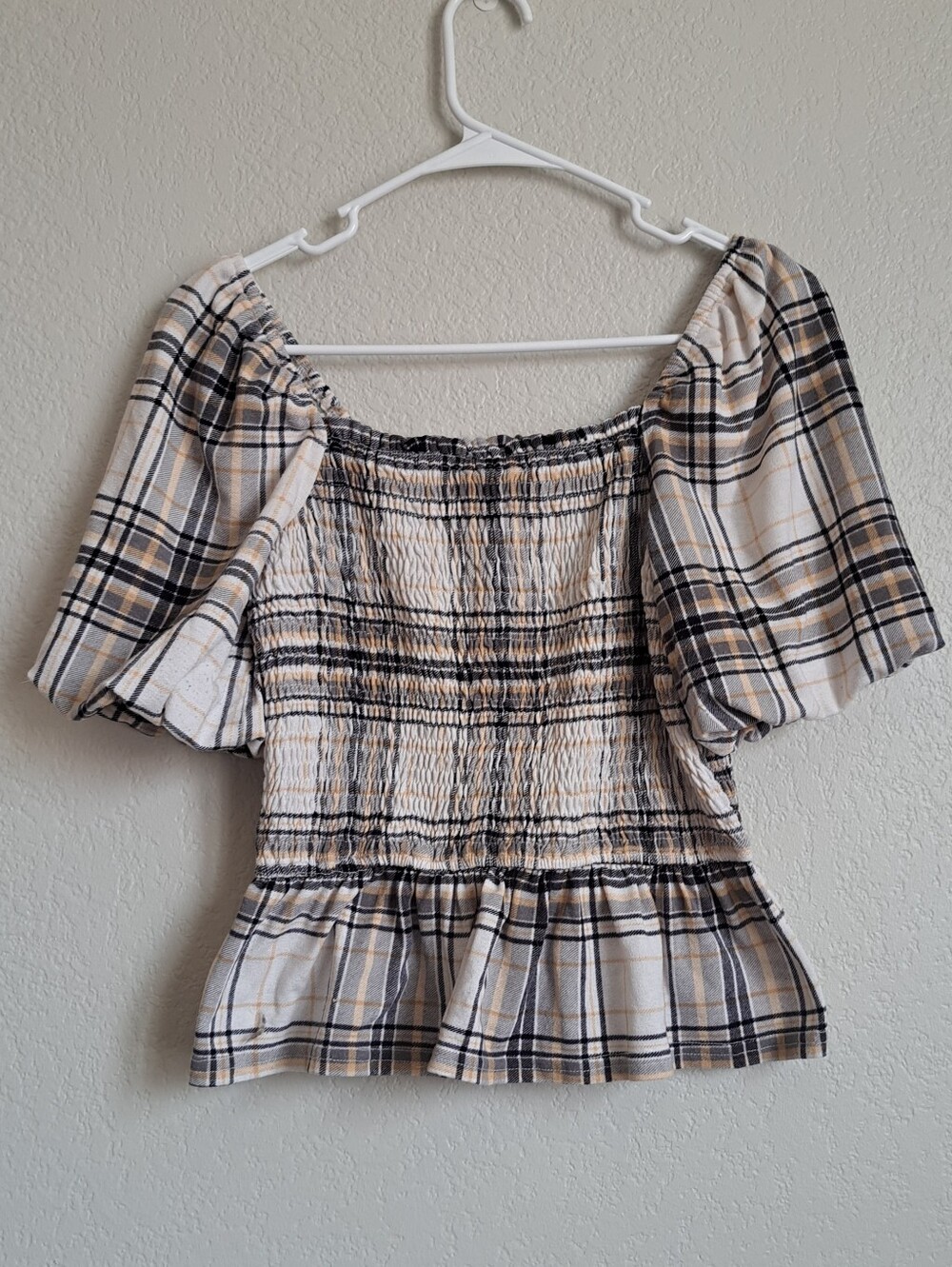 Flower & Feather Plaid Smocked Peplum Top Size Medium